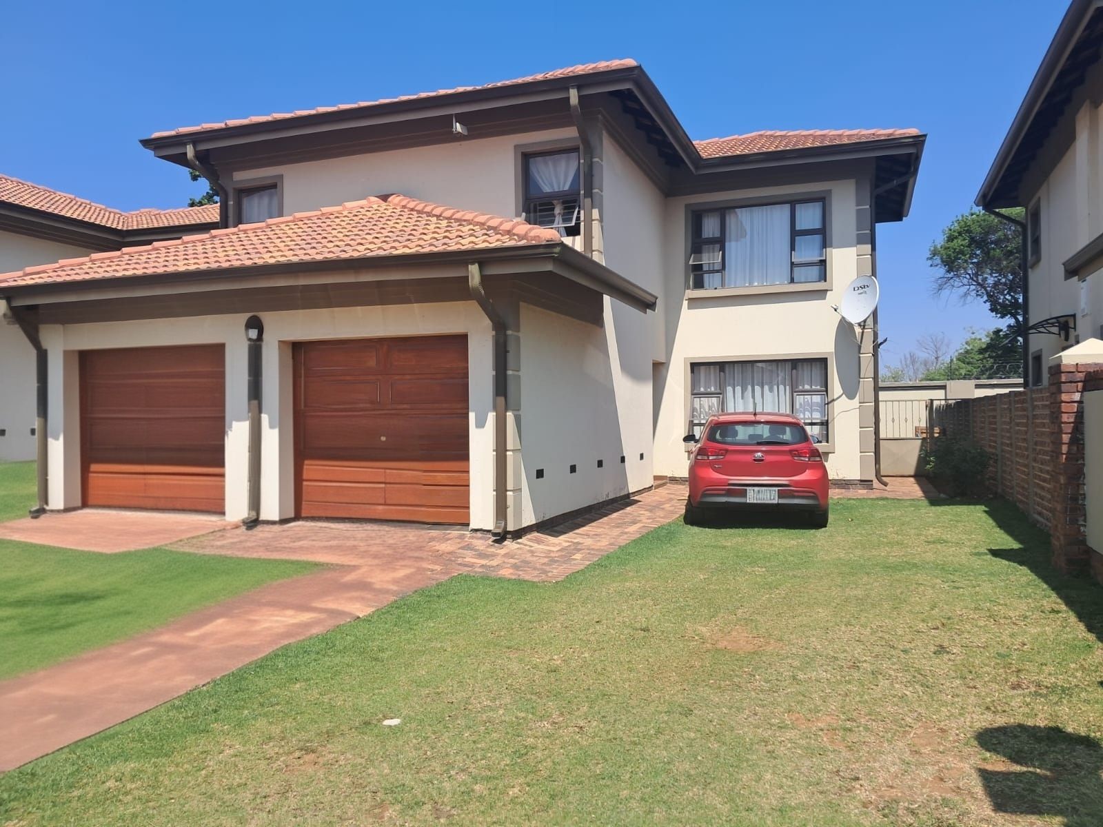 Stunning 3 bedroom double storey house in Kings Gate Security Complex, Comet, Boksburg