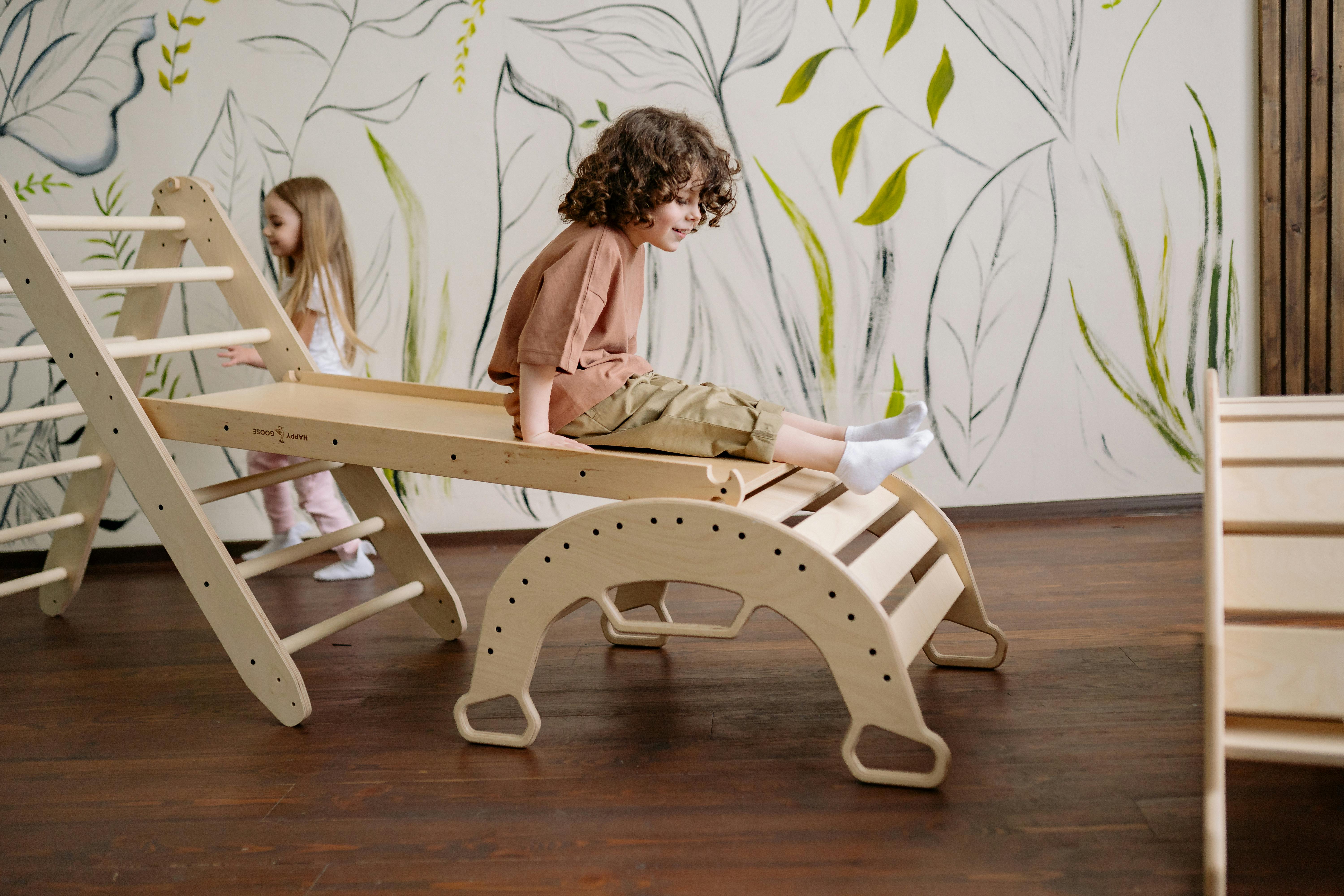 Pikler-Art: Warum Klettern im Wohnzimmer so wichtig ist