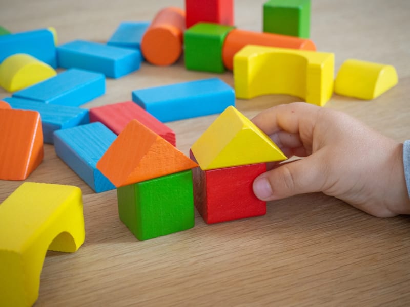 Bauspielzeug