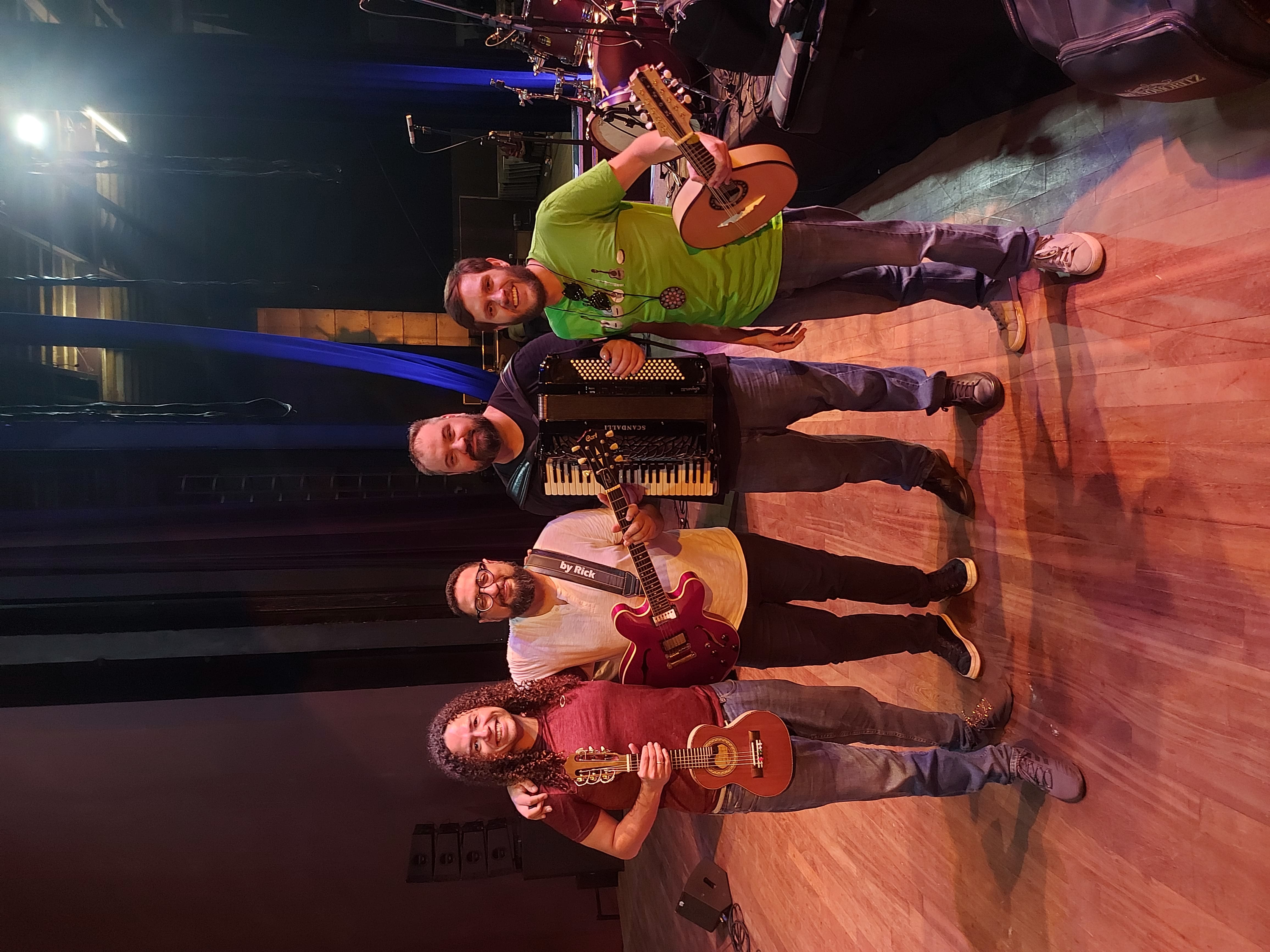 Liêve Ferreira show Curitiba - turnê guitarra nordestina