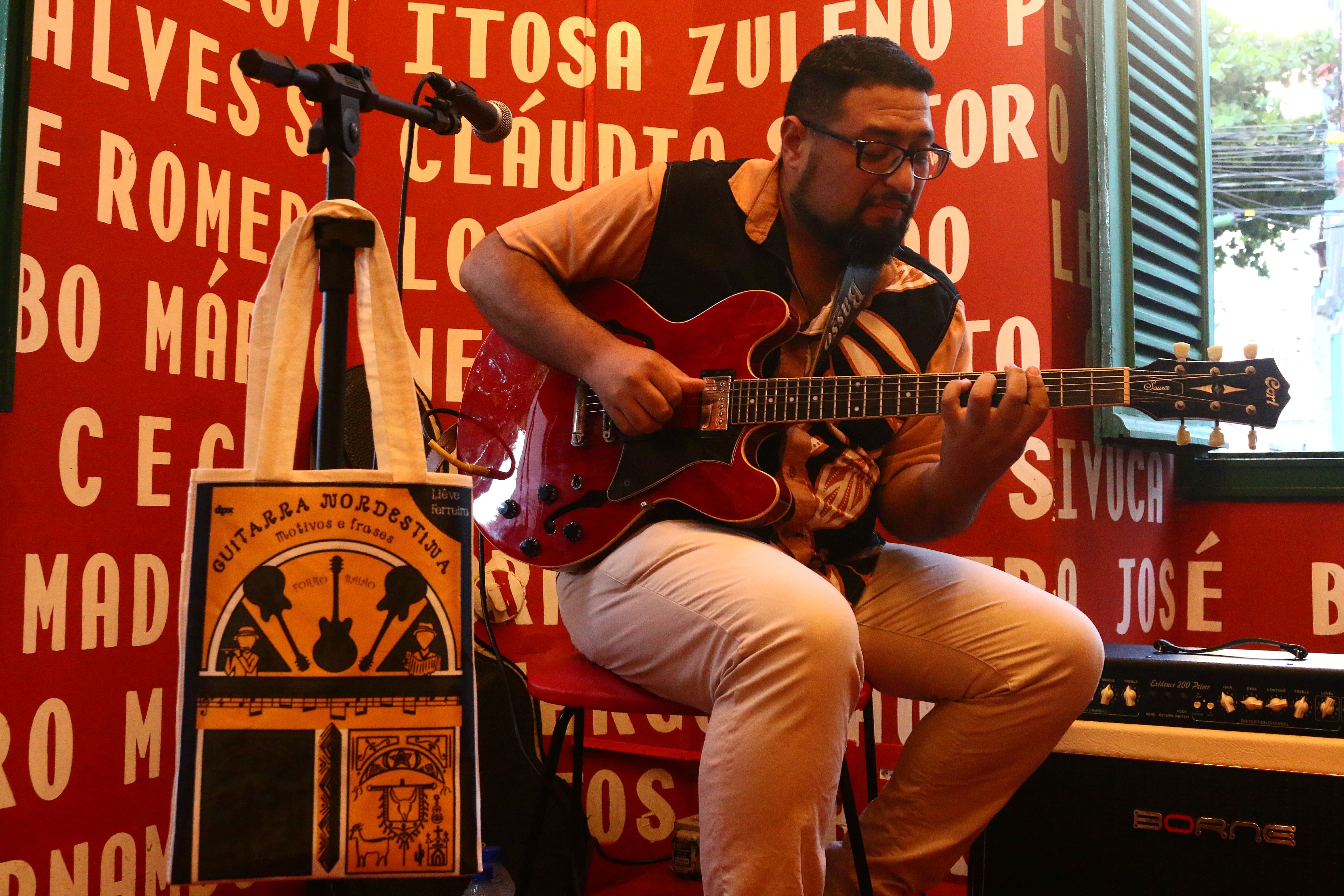 Lançamento do livro Guitarra Nordestina - Motivos e Frases