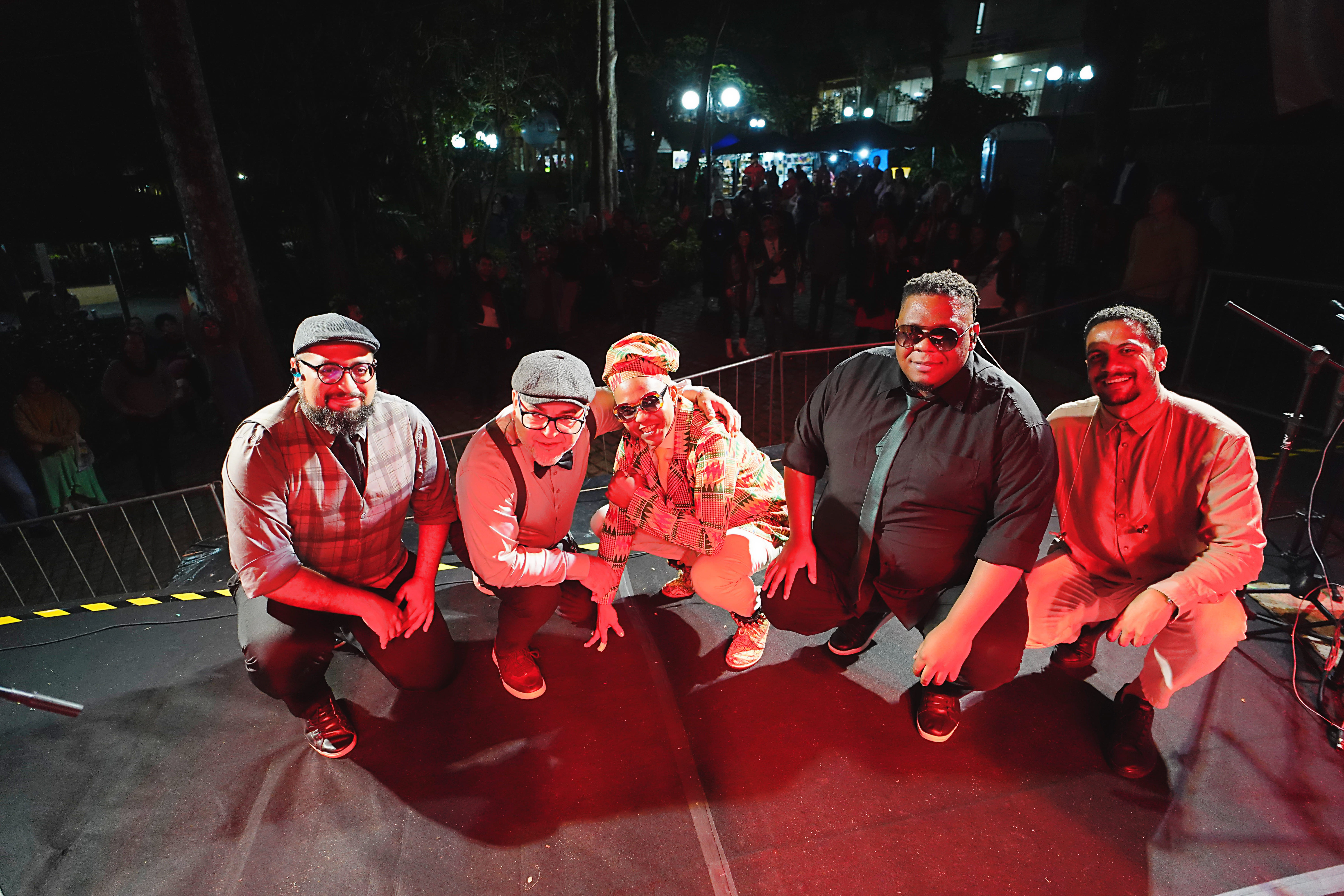 Liêve Ferreira guitarrista com Augusto Silva & Frevo Novo - música nordestina