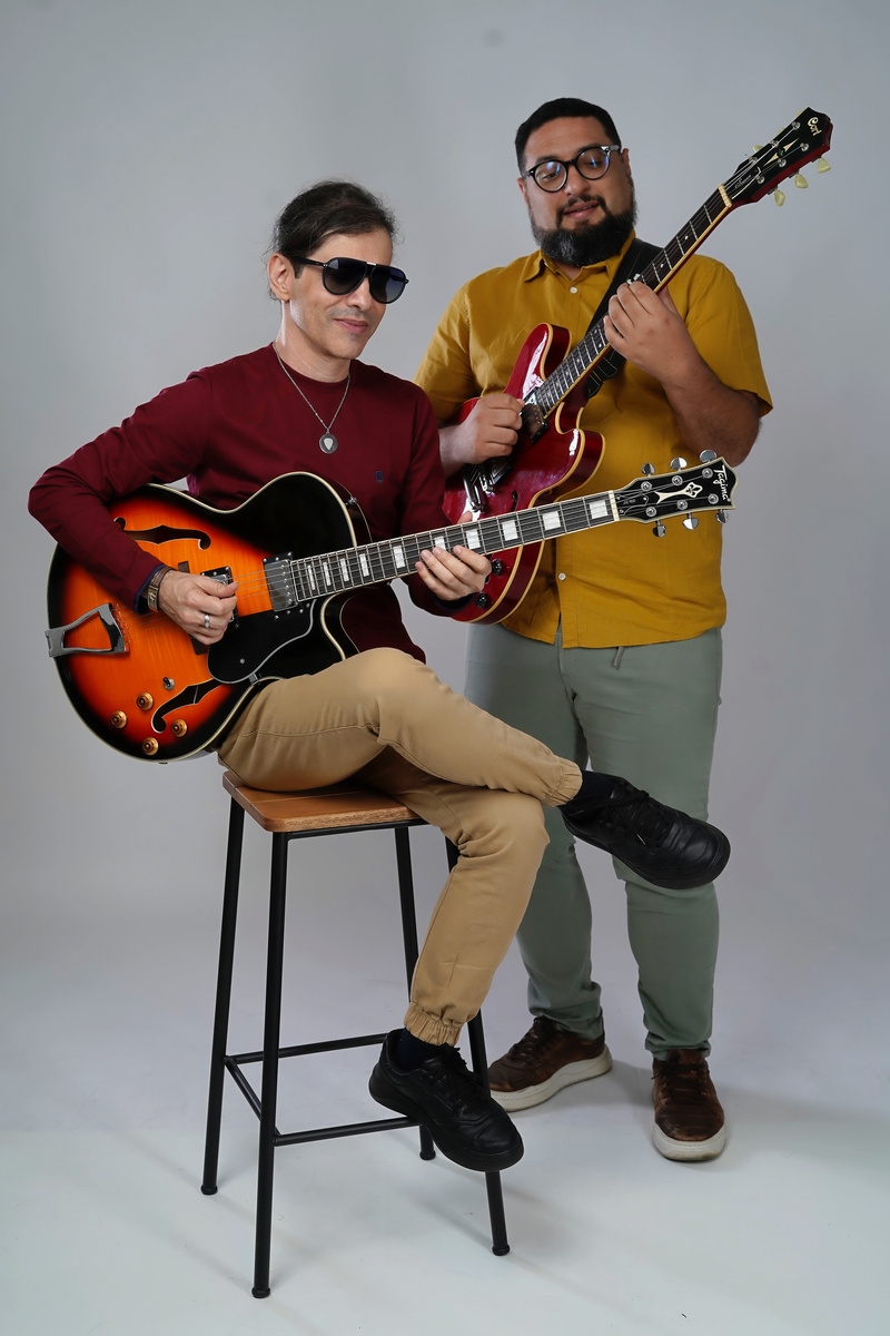 Duo guitarristas Liêve Ferreira e Luciano Magno - Guitarra Nordestina Afluentes e Confluências
