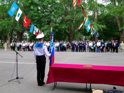 Юлай Муратов поздравил выпускников Уфимского филиала Волжского государственного университета водного транспорта