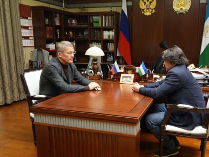 Радий Хабиров встретился с генеральным директором футбольного клуба «Уфа» Шамилем Газизовым