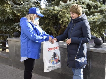 В Уфе волонтеры помогли многодетной семье собрать школьные принадлежности