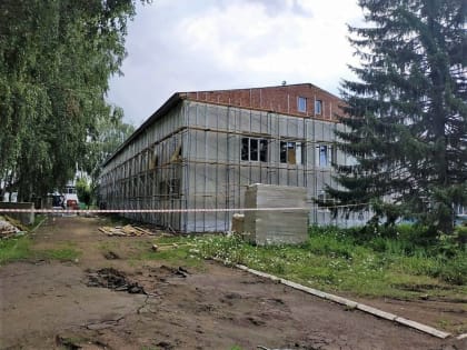 По программе «Единой России» и Минпросвещения в 2022 году отремонтировано 1 100 школ в 75 регионах