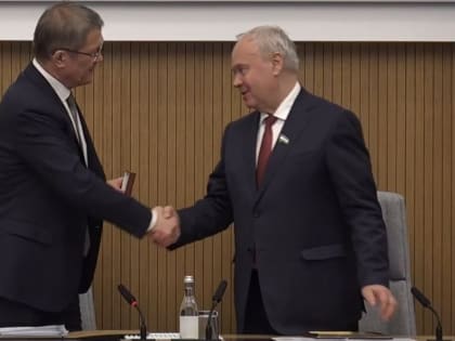 Глава Башкирии поздравил Константина Толкачева с 70-летием