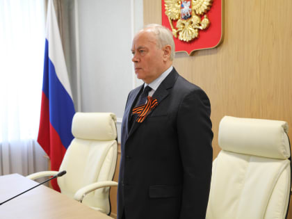 Депутаты и работники Секретариата Государственного Собрания почтили память павших в борьбе против фашизма минутой молчания