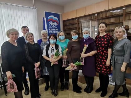 В Калтасинском районе в рамках партпроекта «Моя карьера с Единой Россией» состоялось заседание женского клуба