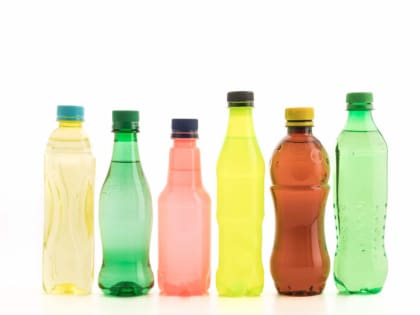 Пластиковые бутыли собираем всю зиму: Везём их на дачу сотнями в марте — «мусор» на вес золота