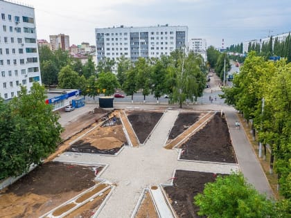 В Уфе продолжается обустройство нового сквера на улице Рихарда Зорге