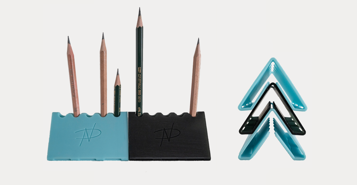 Trekanter Pencil Holder
