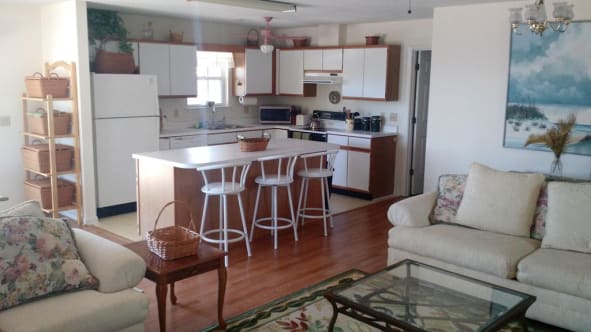 725 Seahorse Rd