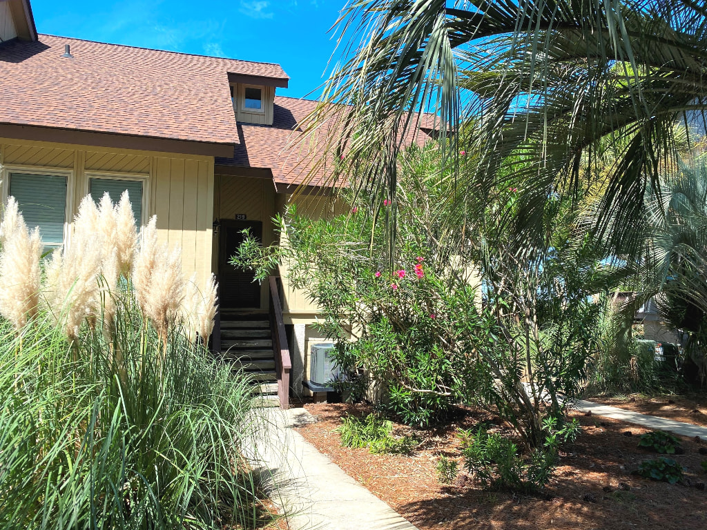 Front of villa.