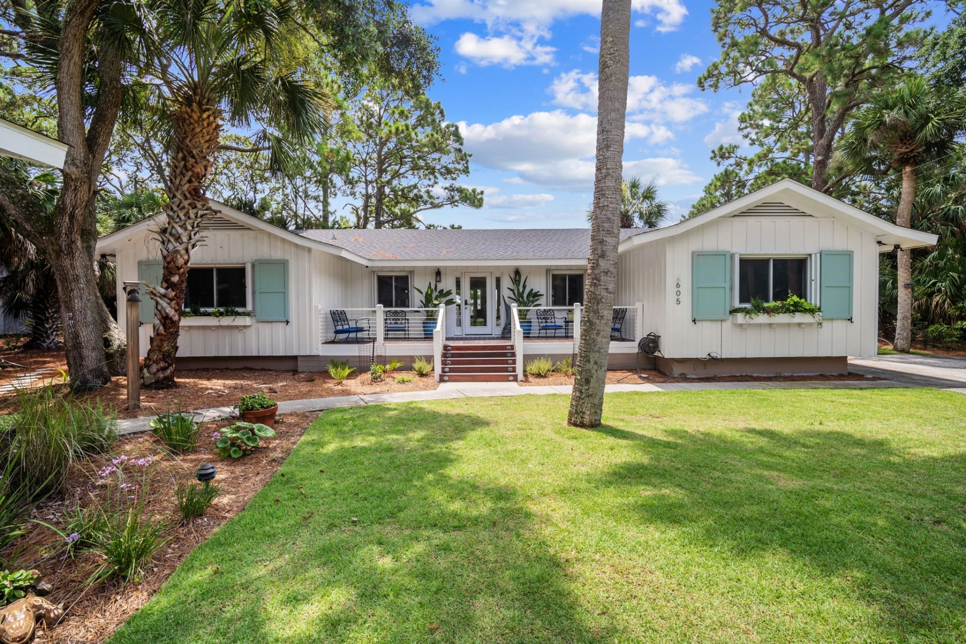 605 Dolphin Annex