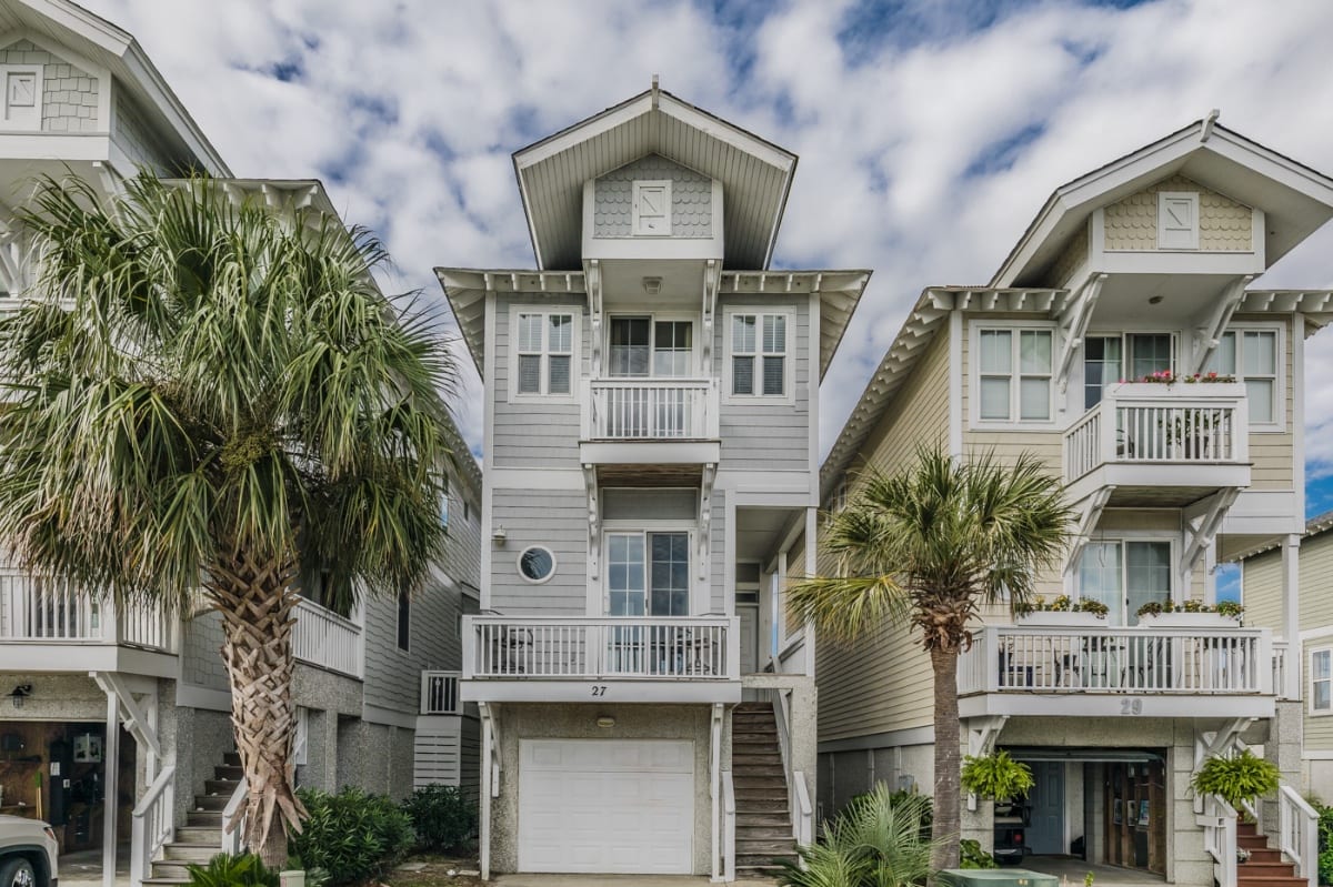 27 Quarterdeck is a beautiful island home