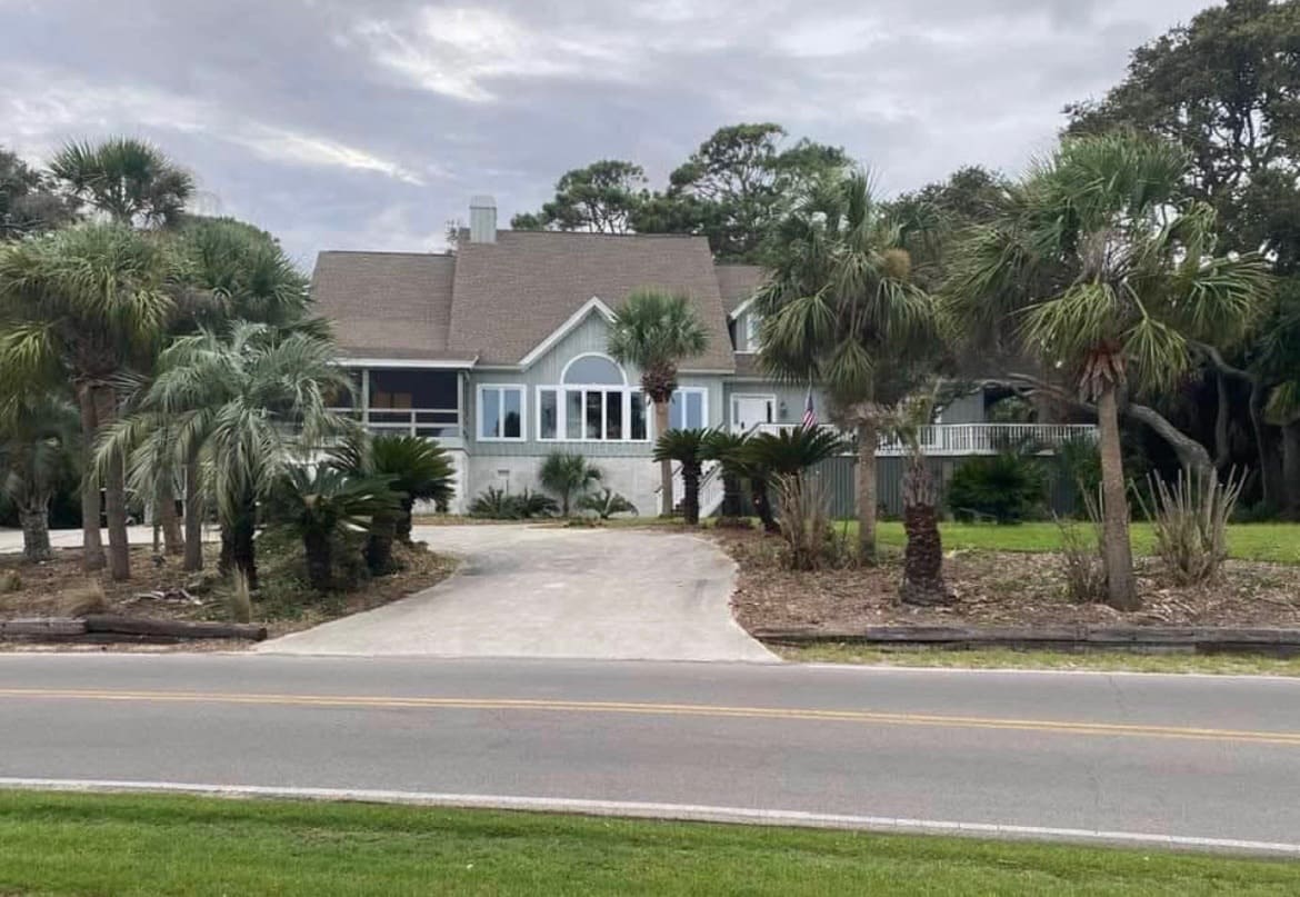 Front view of golf course home 101 Ocean Point Fripp Island