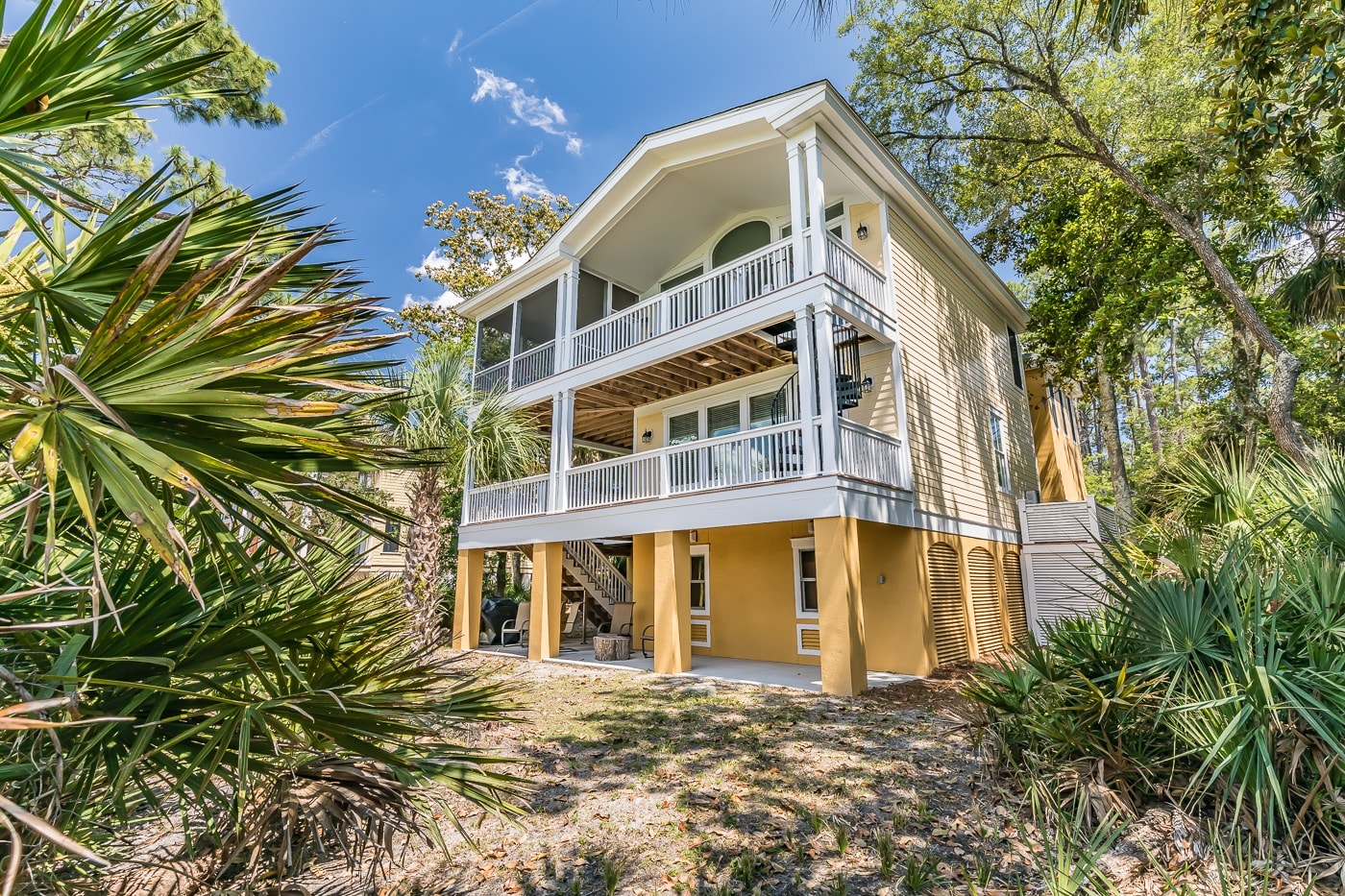 A deck with Incredible views 