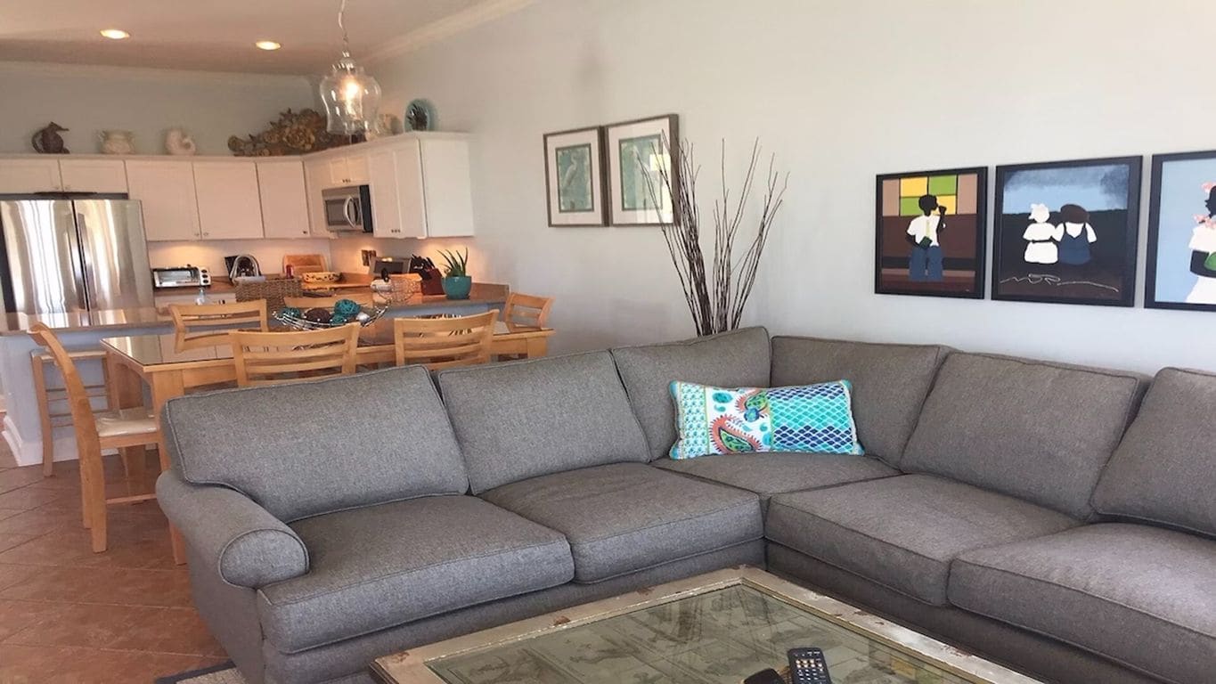 Open-Concept Living Room/Dining Room