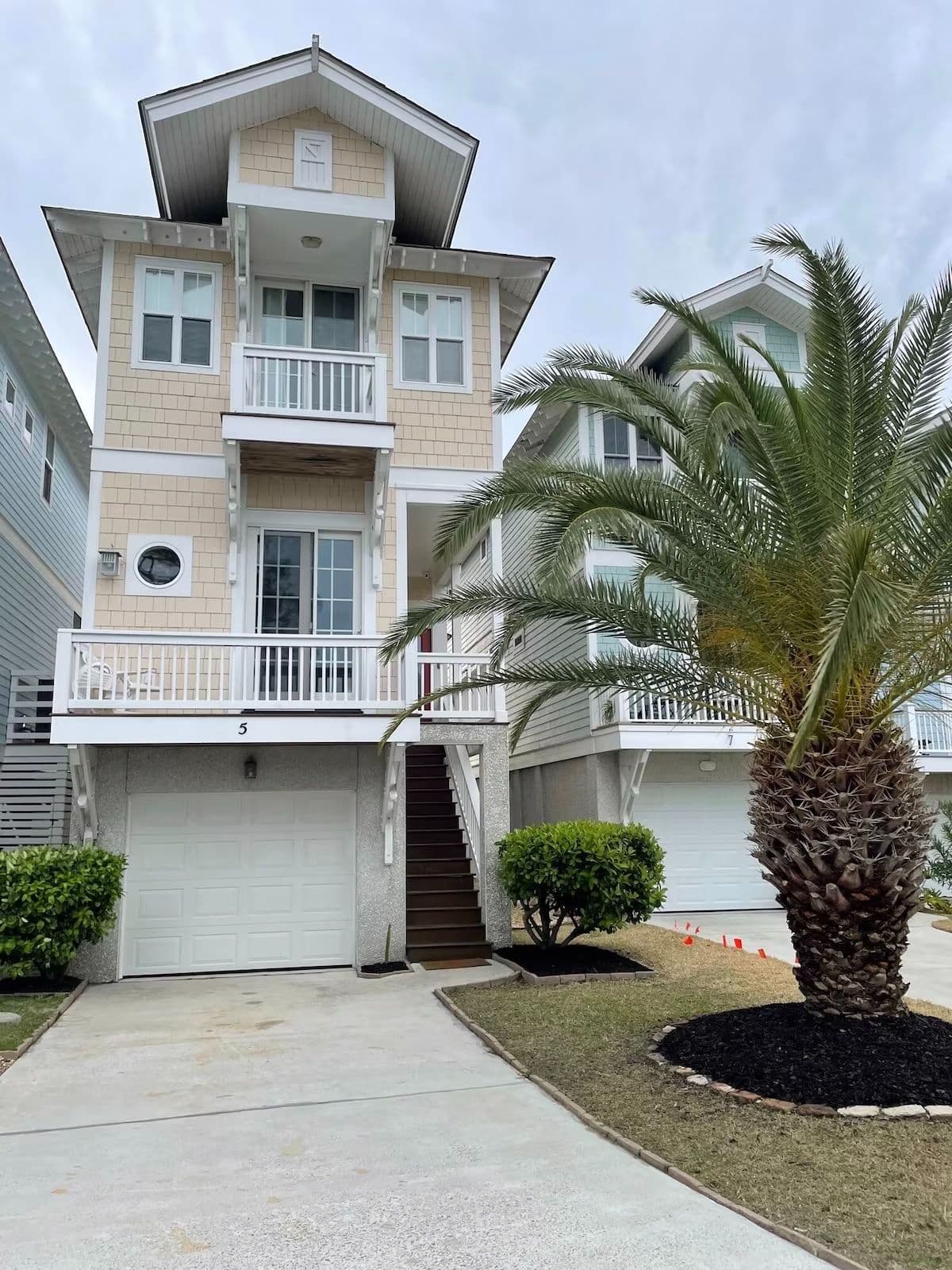 5 Quarterdeck Lane