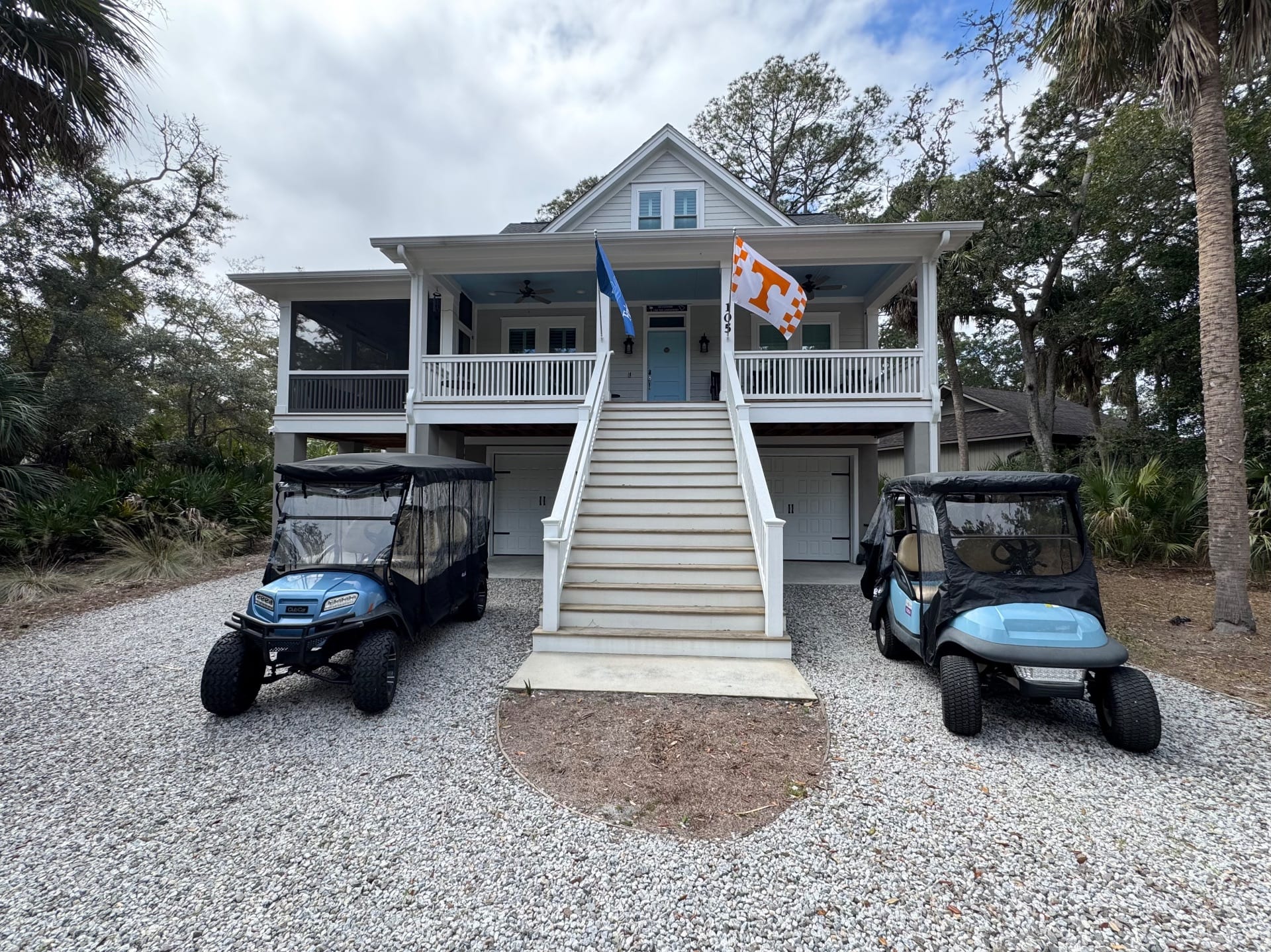 6 passenger and 4 passenger electric golf carts with rental