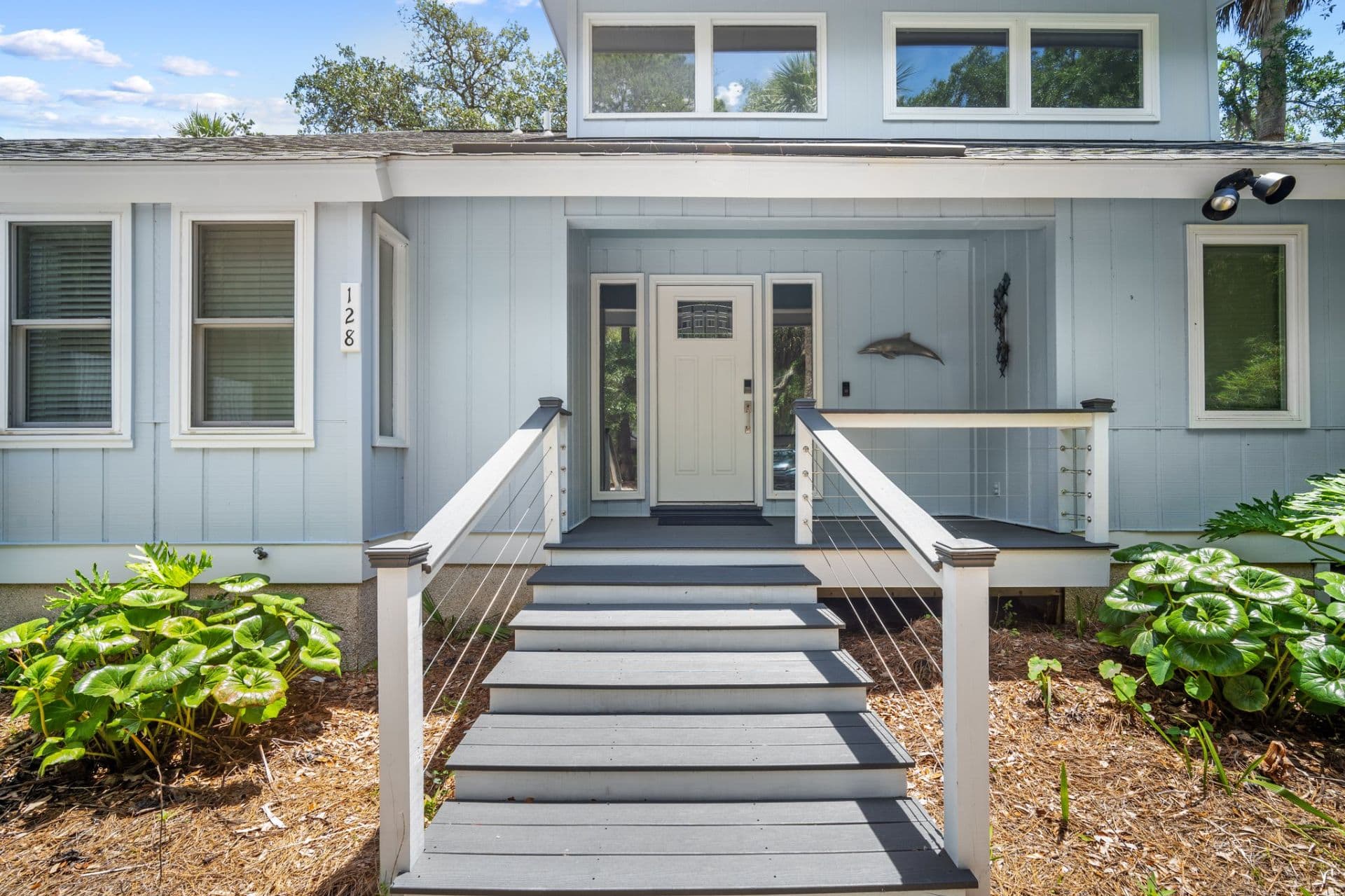 128 Sea Otter - Front Entryway - Only 6 Steps!