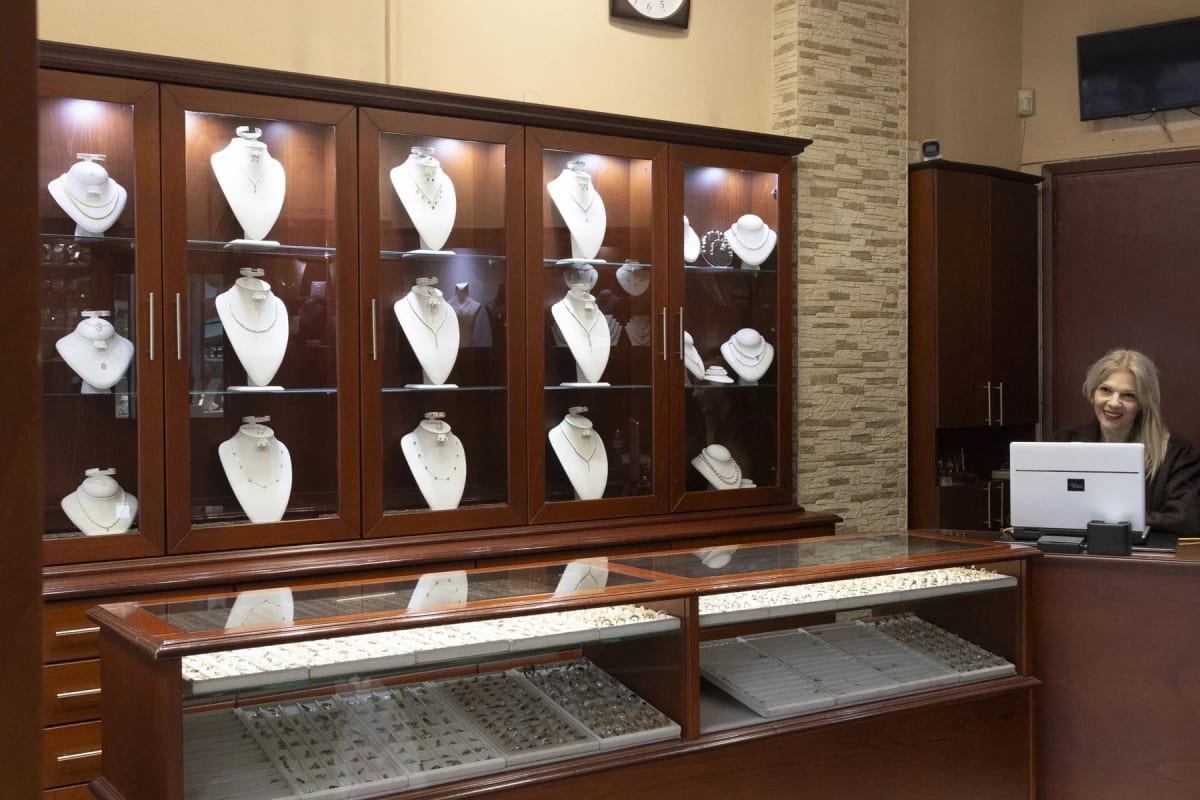 Detail of Chrístidis Jewelry: Shine, Quality and Value since 1988