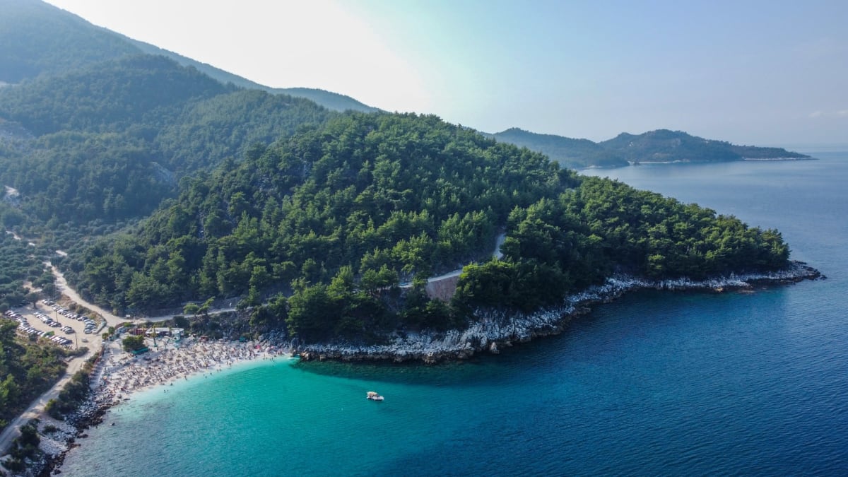 Ανακαλύψτε την εμπειρία ΜΑΡΜΑΡΙΝΕΣ ΠΑΡΑΛΙΕΣ: Ο ΕΞΩΤΙΚΟΣ ΠΑΡΑΔΕΙΣΟΣ στον προορισμό Ελλάδα Μακεδονία Θάσος - Εικόνα 4