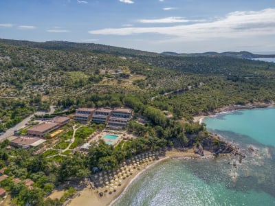 Detail of Rosogremos Beach: Η Χρυσή Αγκαλιά του Αιγαίου