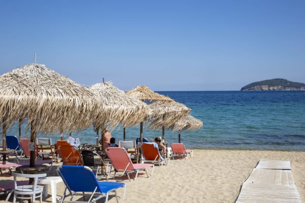 Atmosphere of Alana Beach: A Family Getaway in the Heart of Nea Iraklitsa in Greece-Macedonia-Kavala 