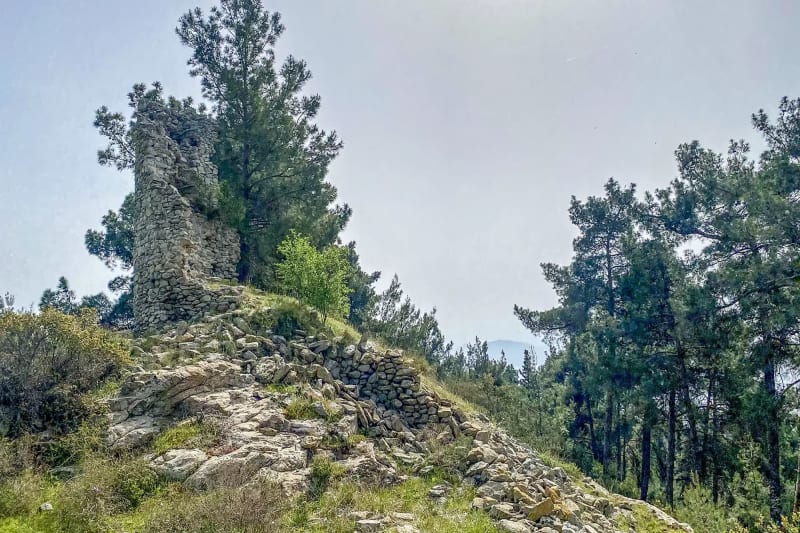 Στιγμιότυπο από Μακρα Τειχη Καβαλας: Οι Πετρινοι Φρουροι Τησ Χριστουπολεως