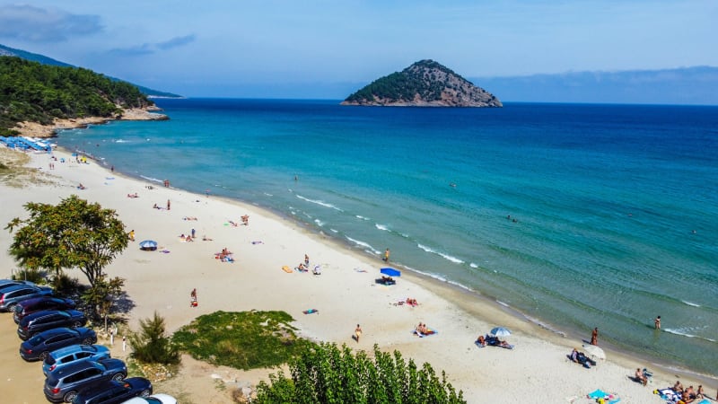Στιγμιότυπο από PARADISE BEACH: Η ΕΞΩΤΙΚΗ ΚΑΡΔΙΑ ΤΗΣ ΘΑΣΟΥ