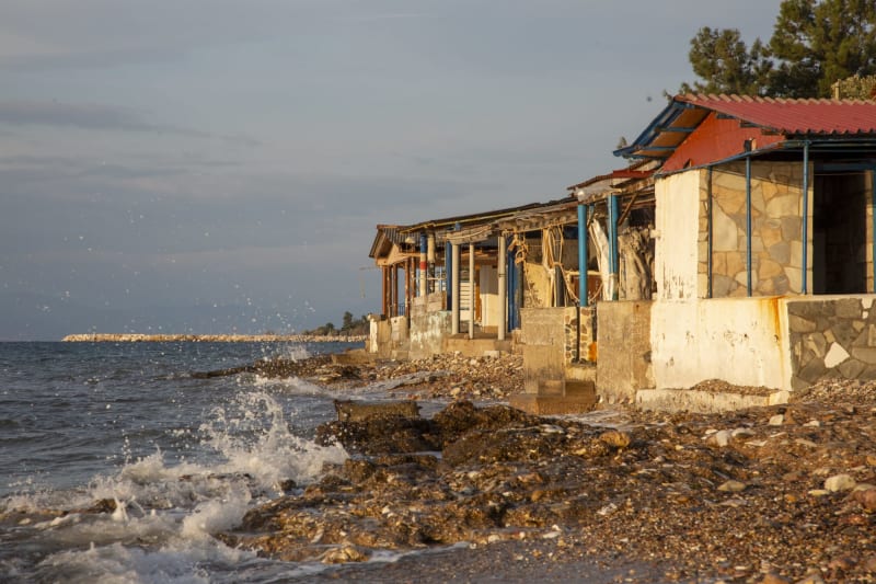 Στιγμιότυπο από ΣΚΑΛΑ ΚΑΛΛΙΡΑΧΗΣ: ΑΥΘΕΝΤΙΚΗ ΝΗΣΙΩΤΙΚΗ ΠΑΡΑΔΟΣΗ ΚΑΙ ΜΑΓΕΥΤΙΚΟ ΗΛΙΟΒΑΣΙΛΕΜΑ
