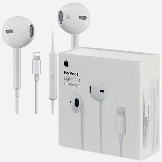 apple-earpods-lightning-connector