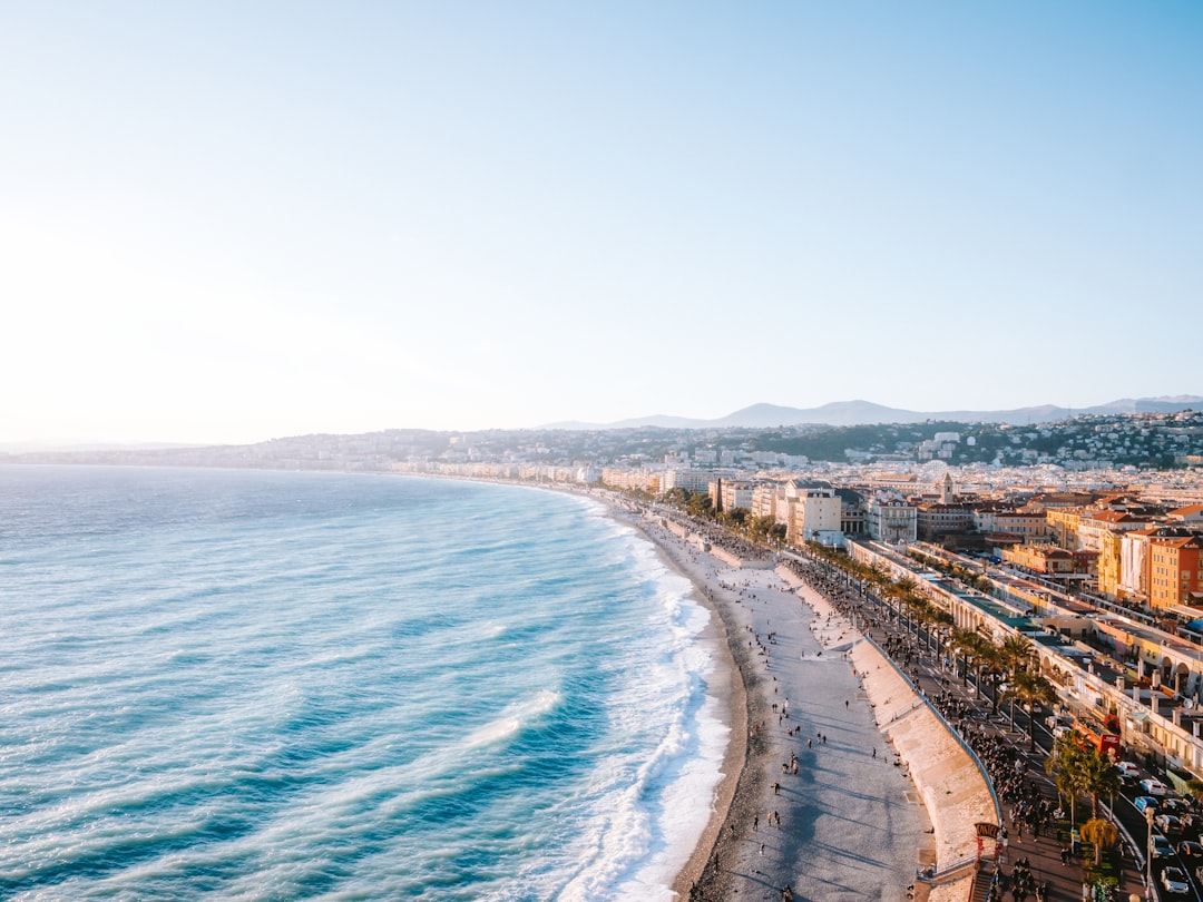 The French Riviera's Coach Problem: Why Èze Breaks 40-Pax Groups