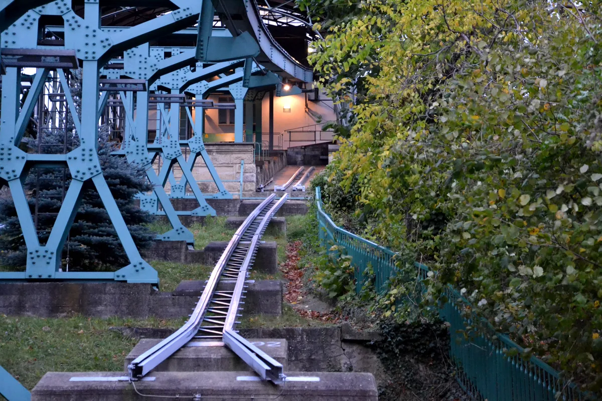 Schwebebahn