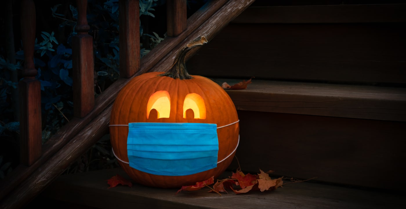 Jack-o-lantern wearing a mask