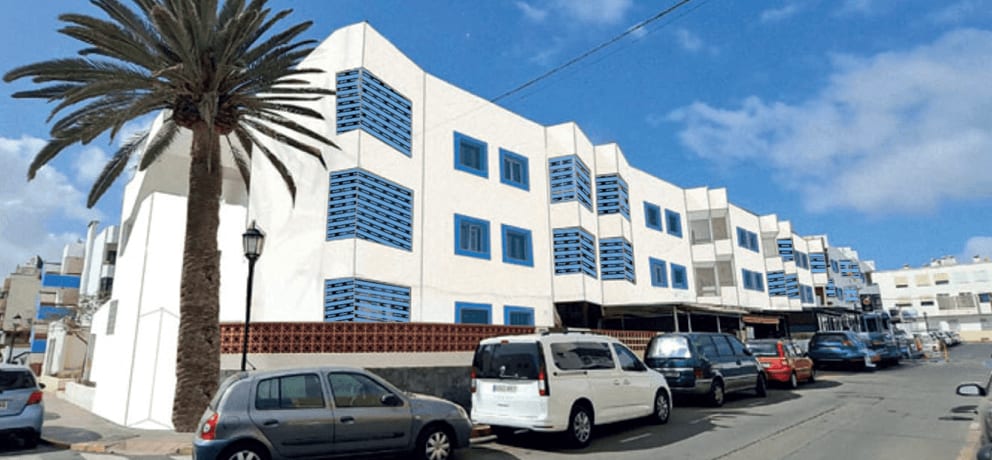 Portada de la noticia: Adjudicación a la UTE Pérez Moreno e Imesapi del proyecto y ejecución del ERRP del casco de Corralejo, en Fuerteventura