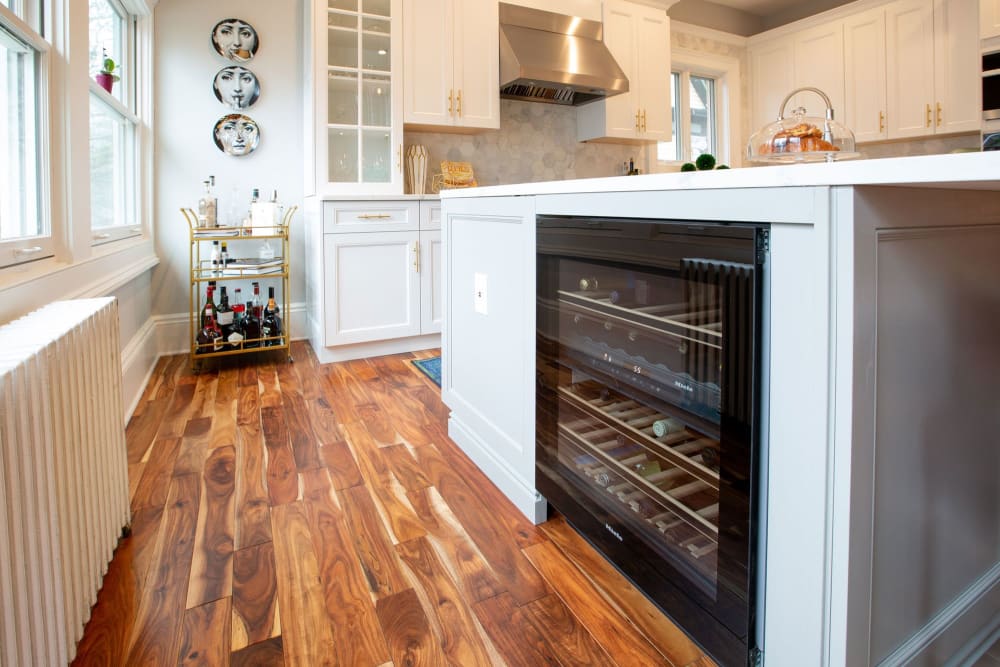 Mano-a-Mano: Undercounter Beverage Centers vs. Wine Coolers