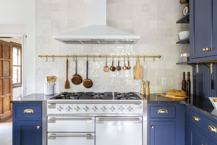Gas vs Electric Stove: Which Is Better for Home Cooks?