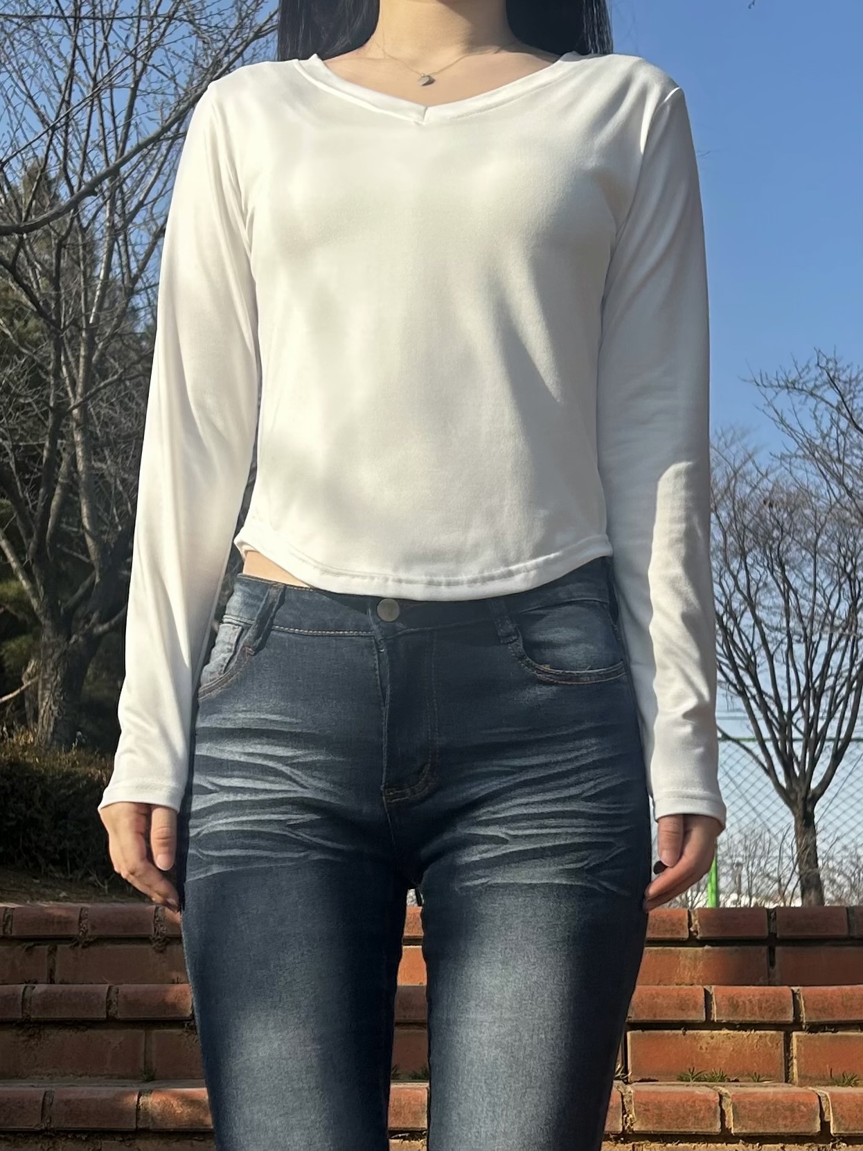 쫀쫀 여리여리 스킴스핏 슬림 기본 브이넥 긴팔 티셔츠 (2color 흰색 검은색)