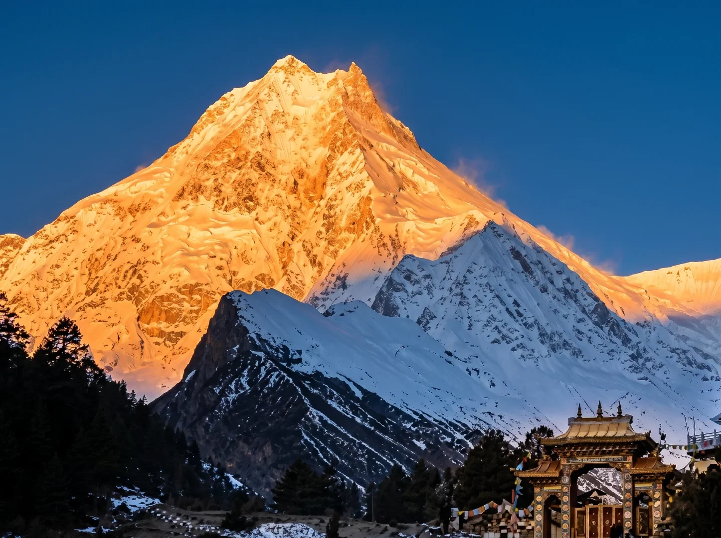 sunrise at Mount Manaslu