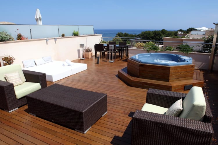Jacuzzi