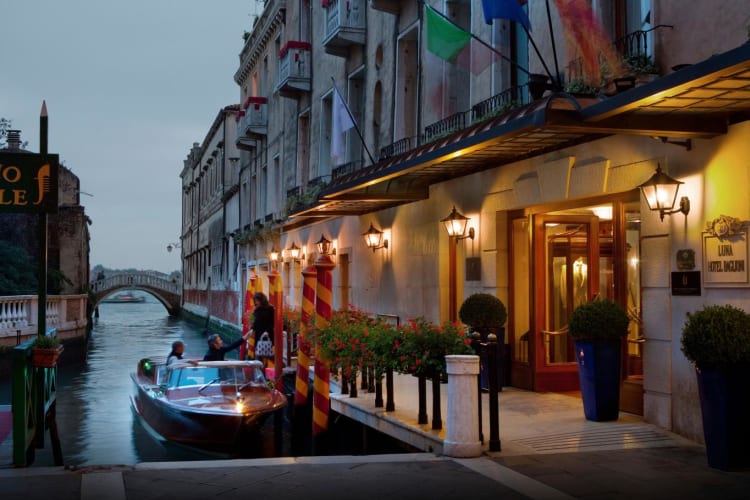 Luna Hotel Exterior