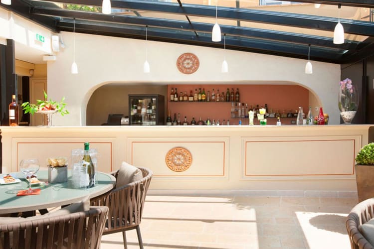 Restaurant Bar