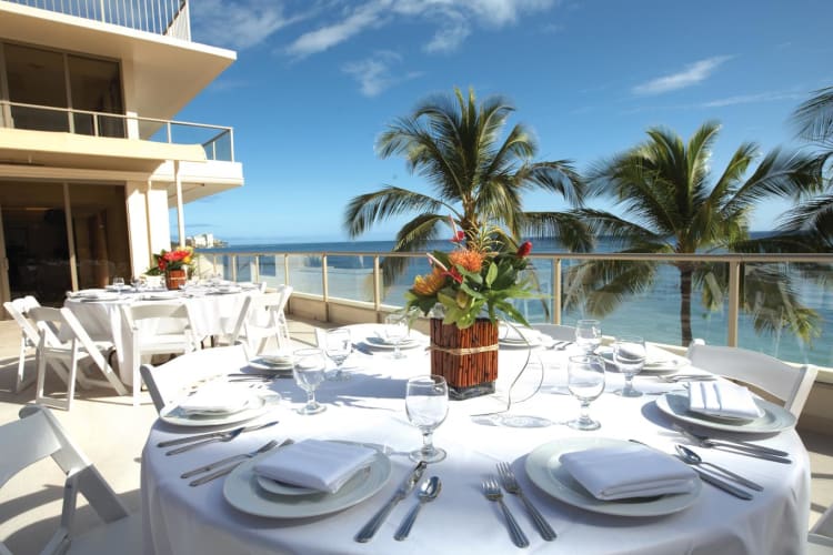 Voyager 47 Club Terrace