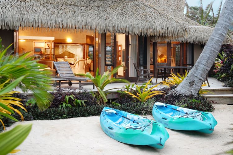 Villa-exterior-at-night-kayaks