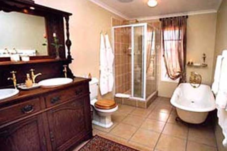 Bathroom - Luxury Room