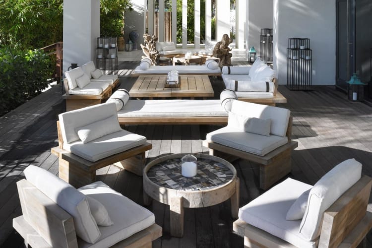 Lobby Terrace